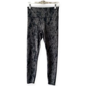 GAP fit sky high Black and Gray Patterned Leggings